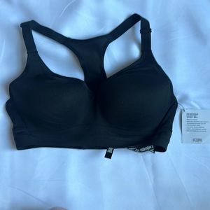 NWT Victoria’s Secret Incredible Sports Bra 34C
